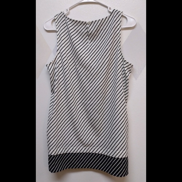 Attention black and white striped sleeveless top - Picture 2 of 6
